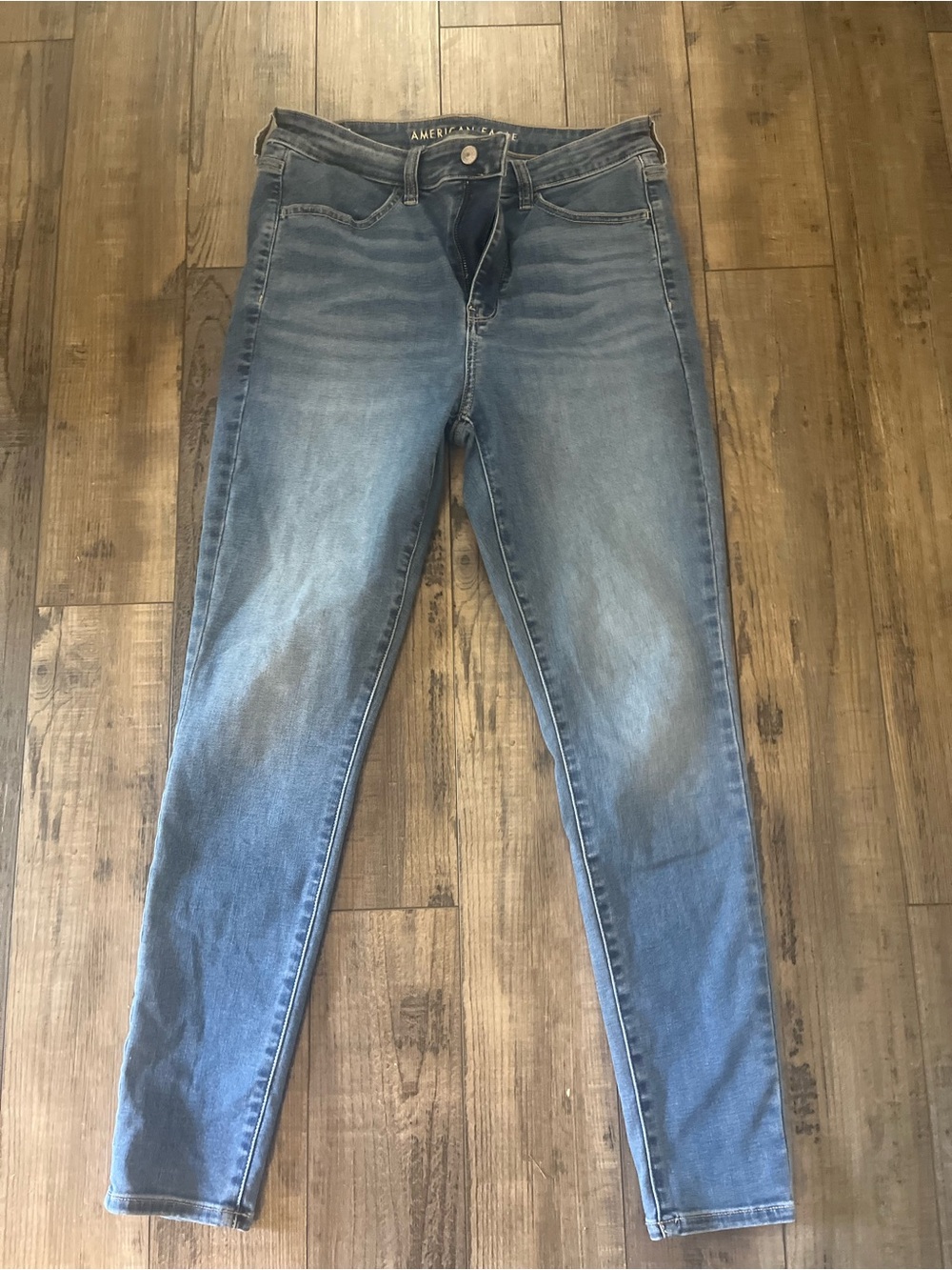 American Eagle Outfitters Skinny Jeans in Medium Blue Wash